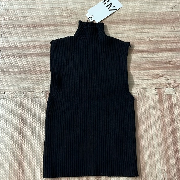 NWT Zara Knit Cropped Mocked High Neck Sleeveless Top Ribbed Size S - Picture 1 of 6
